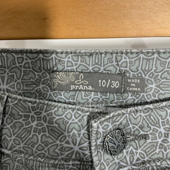 Prana patterned shinny jeans - Picture 2 of 3